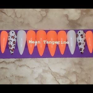 Press on nails “mean tangerine” set of 10